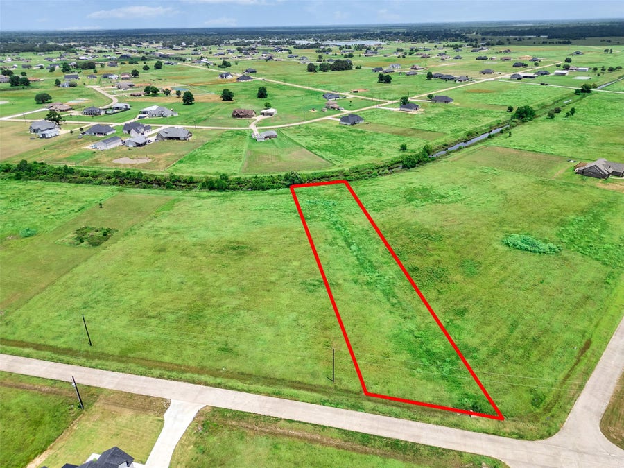 Property photo for 426 Chuckwagon Trail, Angleton, TX