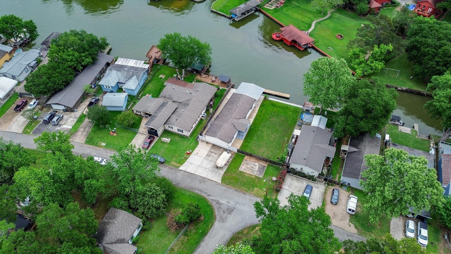14186 & 14184 Shadow Bay Drive, Willis, TX 77318