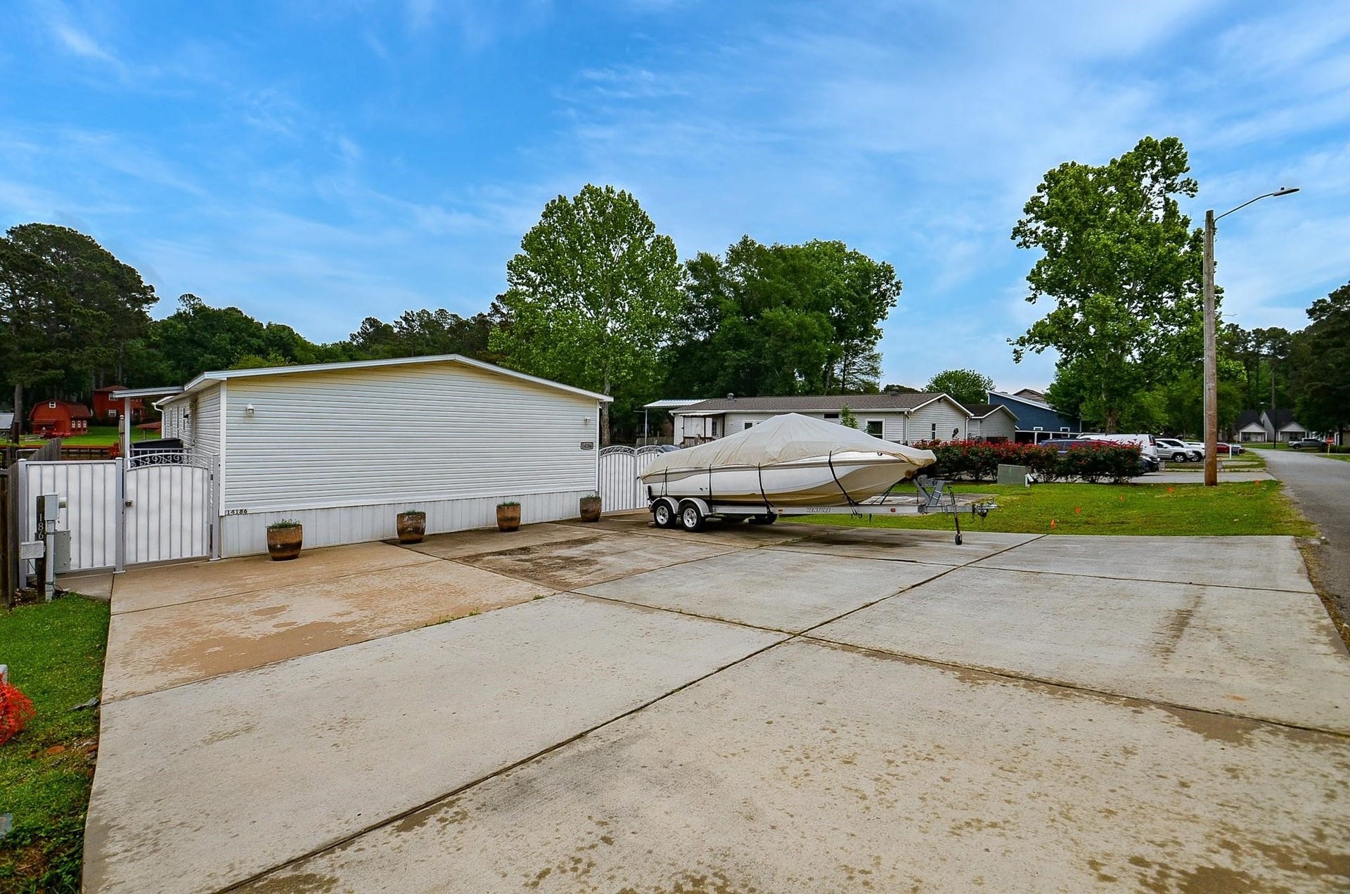 14186 & 14184 Shadow Bay Drive, Willis, TX 77318