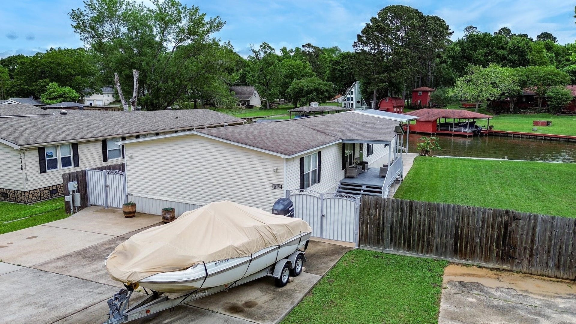 14186 & 14184 Shadow Bay Drive, Willis, TX 77318