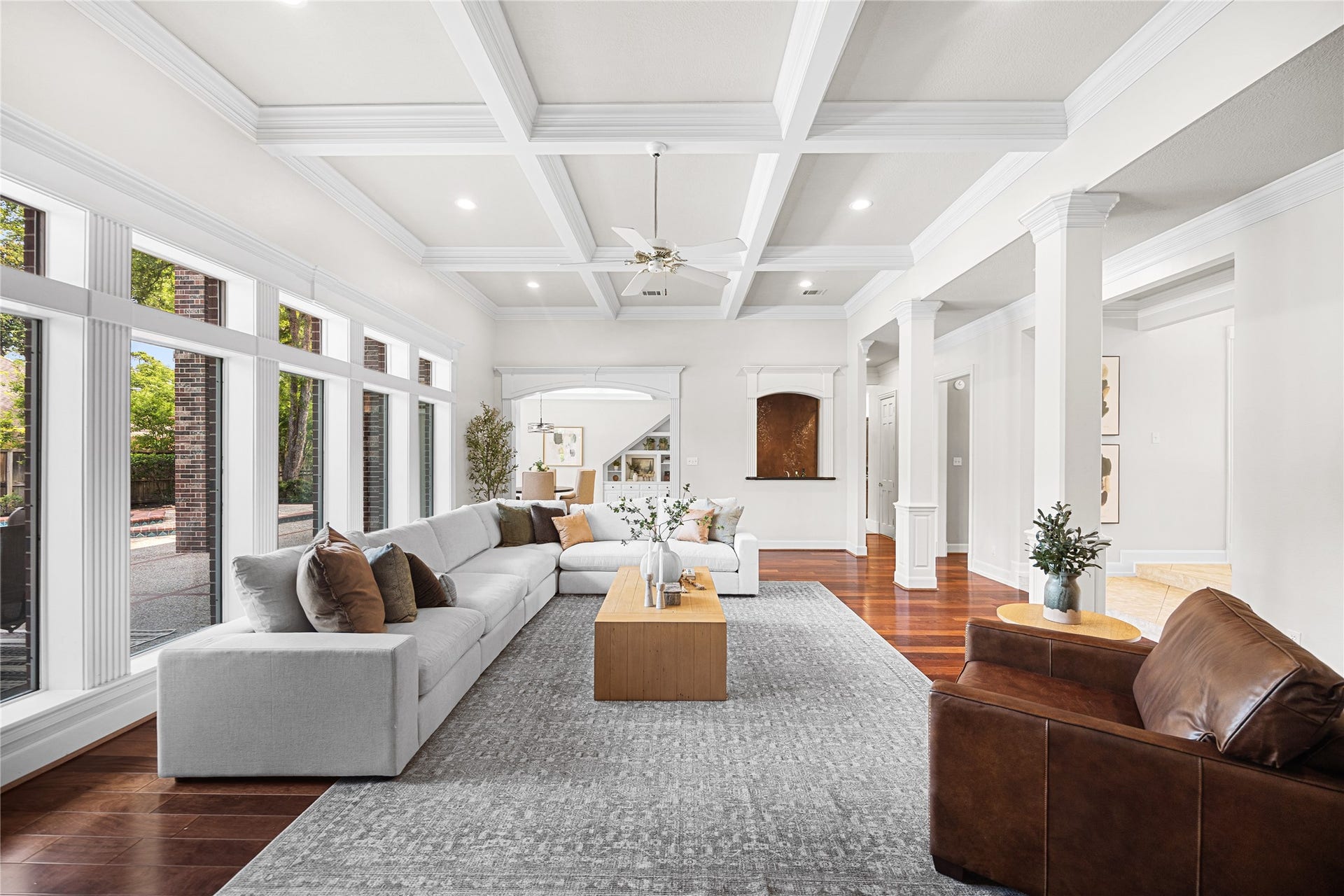 11822 Primwood Drive, Houston, TX 77070 Open living area seamlessly connects indoor and outdoor entertaining.