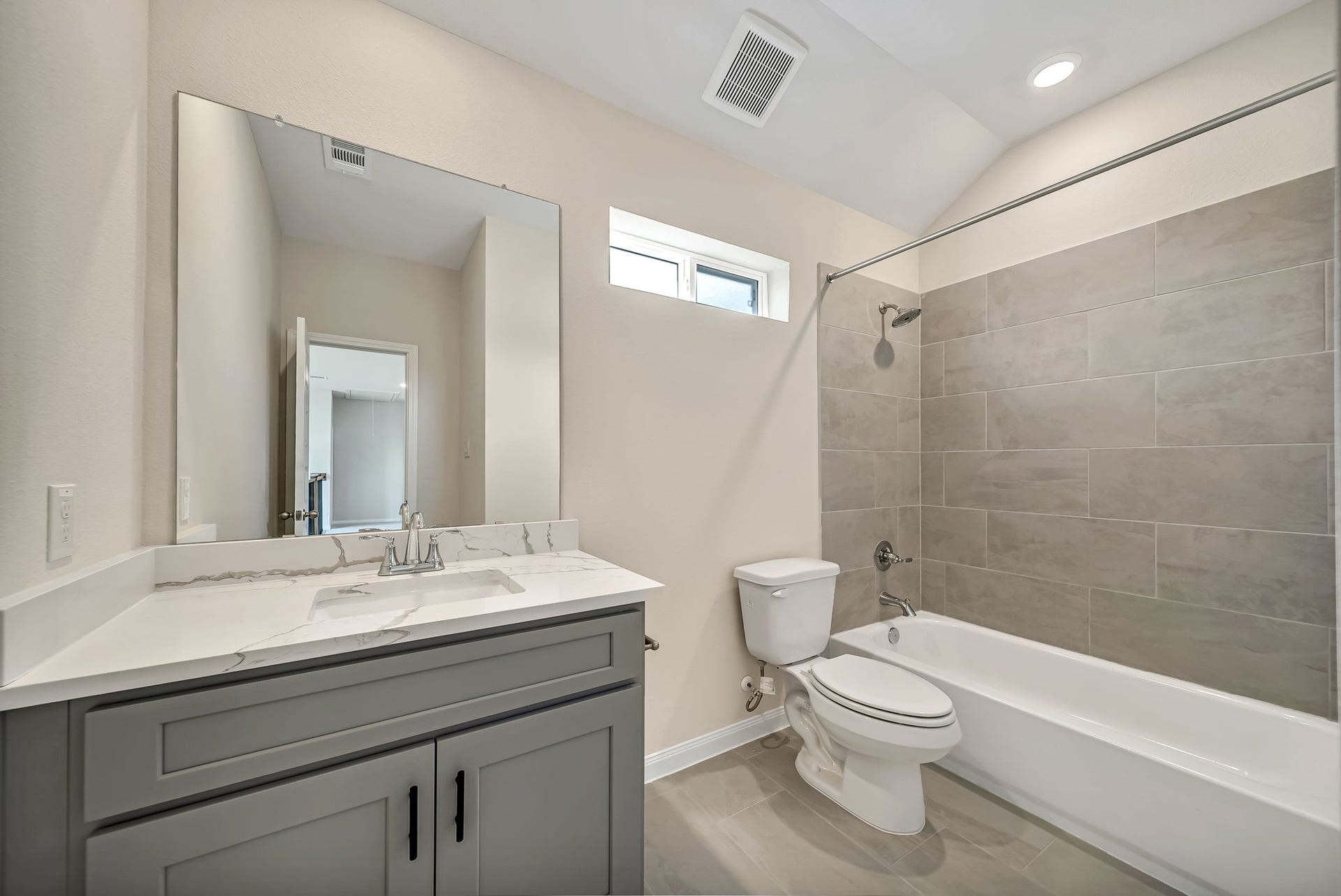 20629 Dynamic Court, Humble, TX 77338 Guest Ensuite Bath