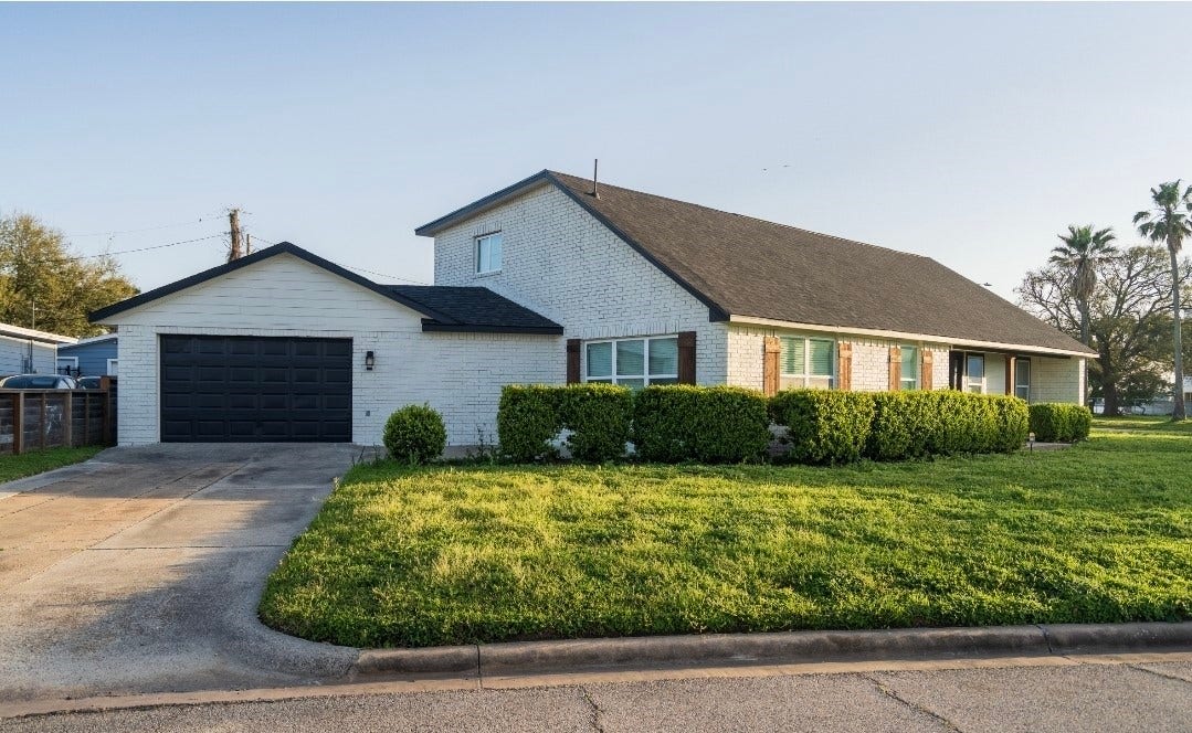 1402 Bayou Shore Drive, Galveston, TX 77551 1402 Bayou Shore Drive, Galveston, TX 77551