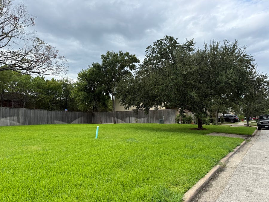 Property photo for 136 White Drive, Bellaire, TX