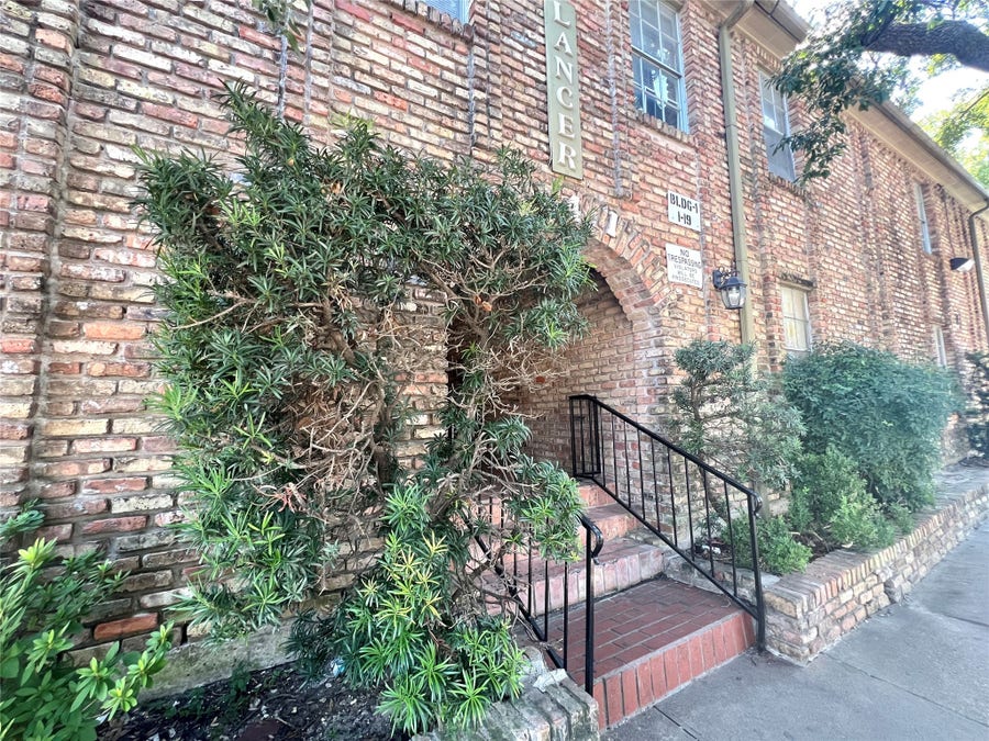 Property photo for 6401 Skyline Drive, #19, Houston, TX
