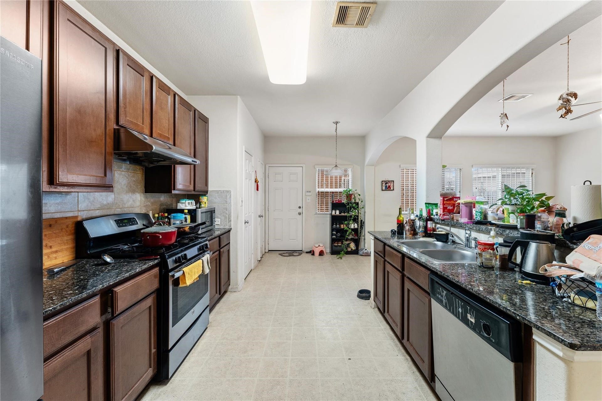 7255 Autumn Sun Drive, Houston, TX 77083 7255 Autumn Sun Drive, Houston, TX 77083