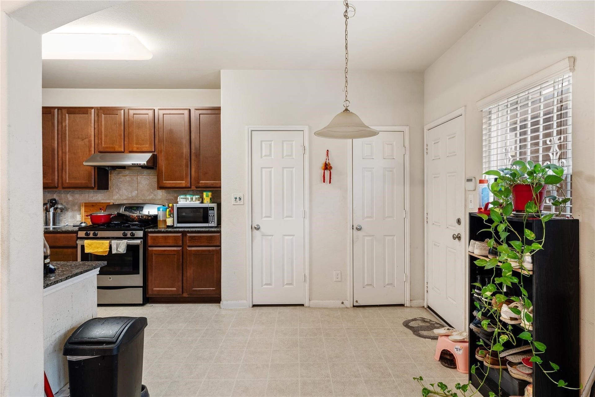 7255 Autumn Sun Drive, Houston, TX 77083 7255 Autumn Sun Drive, Houston, TX 77083