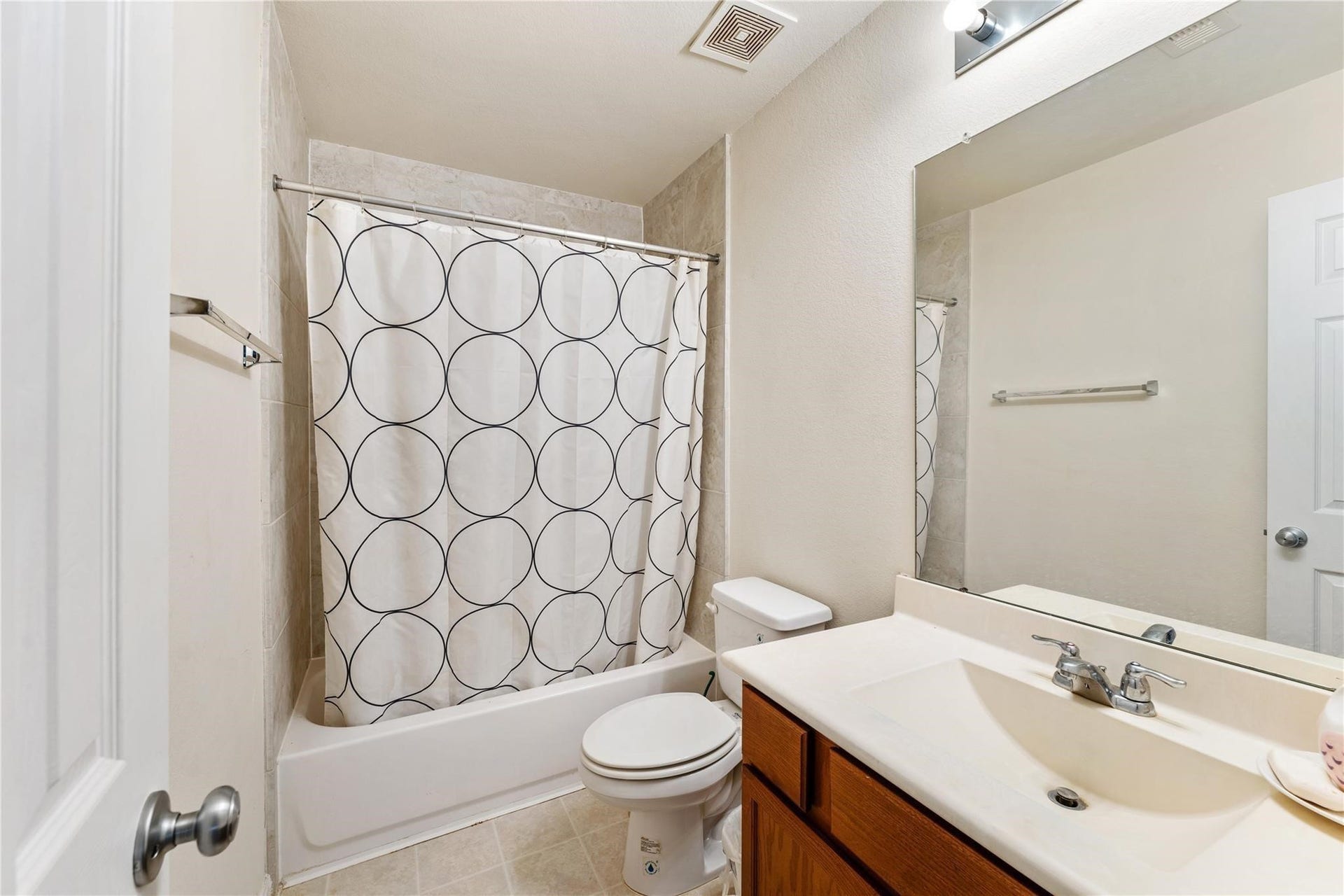 7255 Autumn Sun Drive, Houston, TX 77083 7255 Autumn Sun Drive, Houston, TX 77083