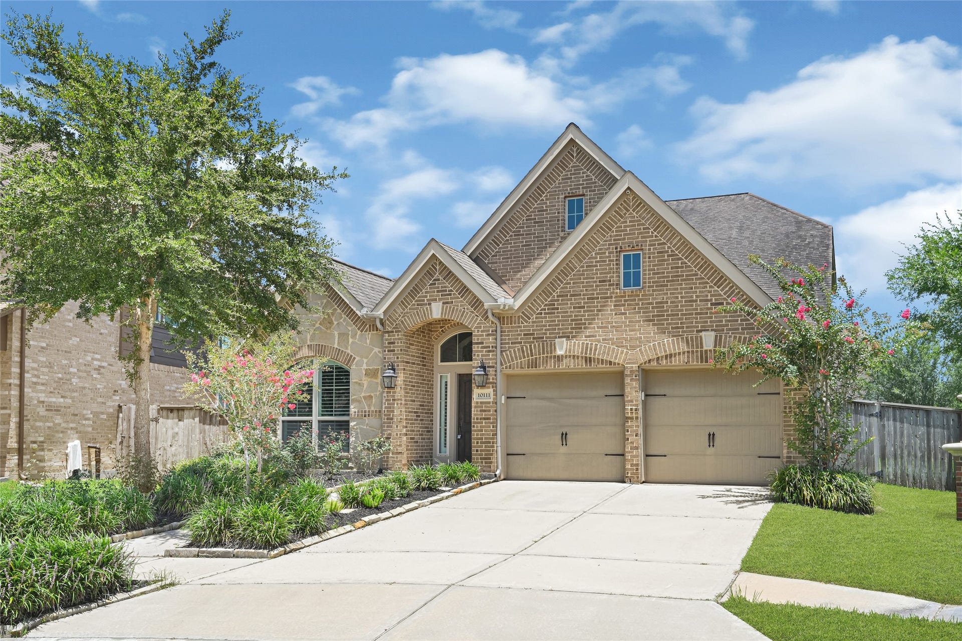 Beautiful single-story home with spacious 5 bedrooms and 3.5 elegant baths, ideal for modern living.