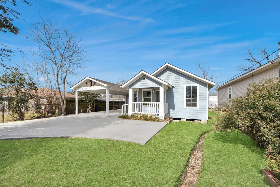 Property photo for 215 E Saint Charles Drive, Crosby, TX