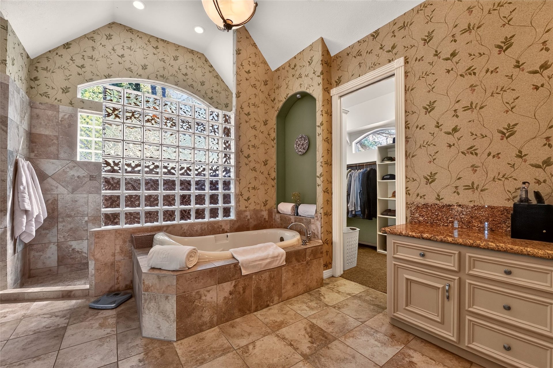 3111 Bentwater Drive, Montgomery, TX 77356