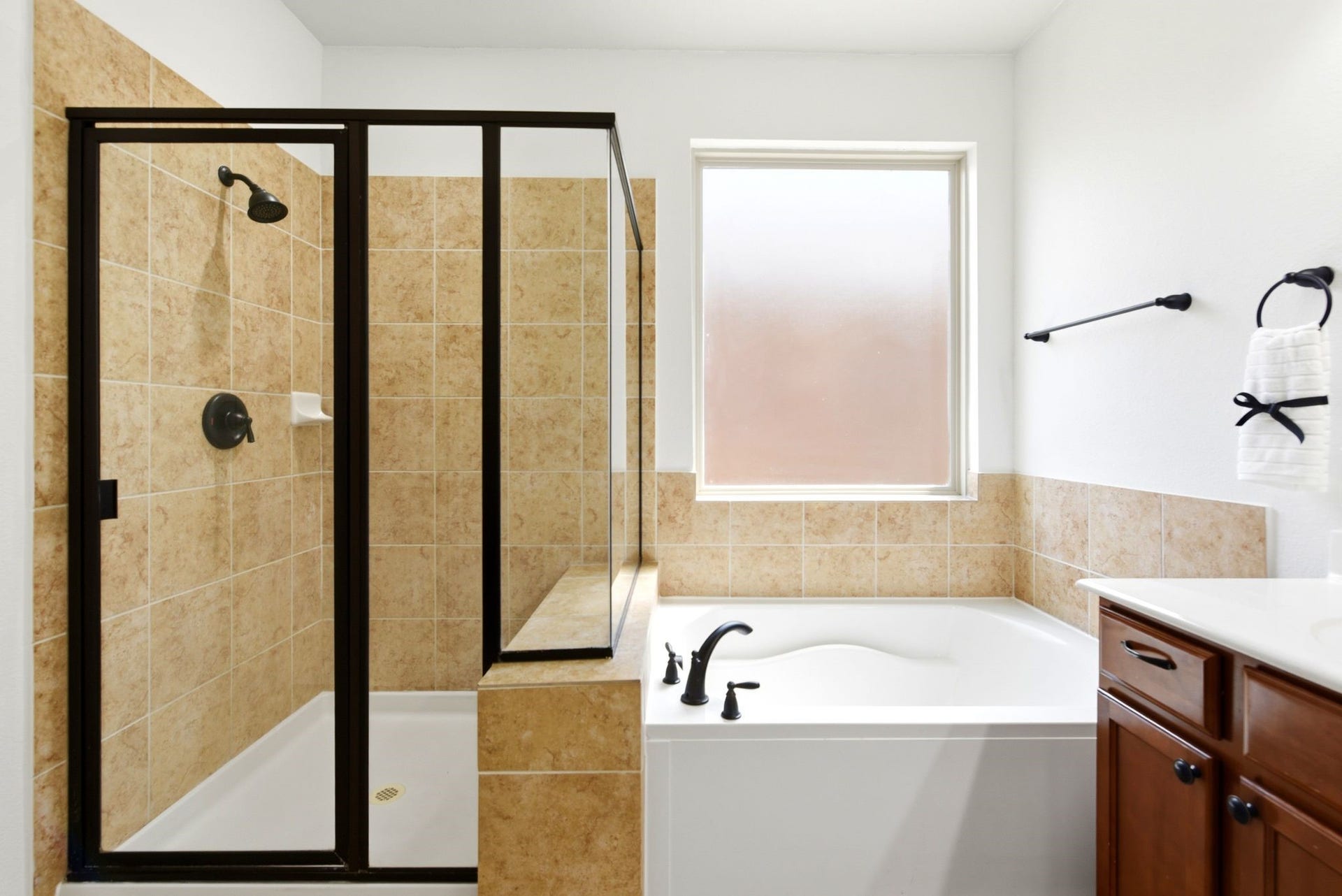 25322 Alverstone Drive, Katy, TX 77494 Primary Bathroom separate tub and Shower