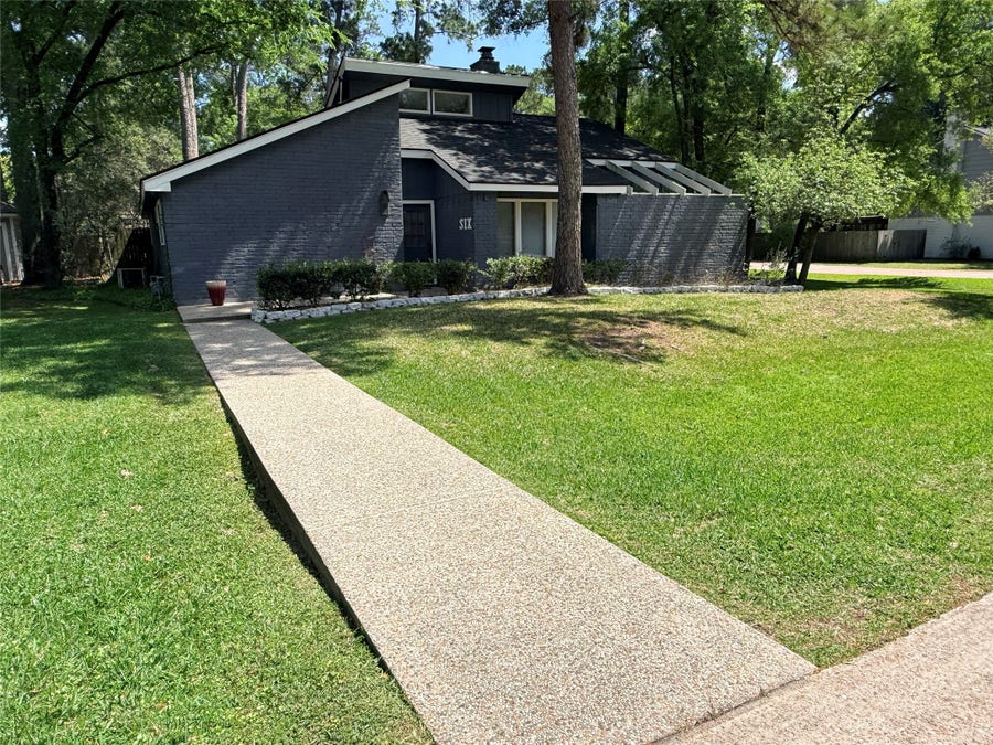 Property photo for 6 Cokeberry Street, Spring, TX