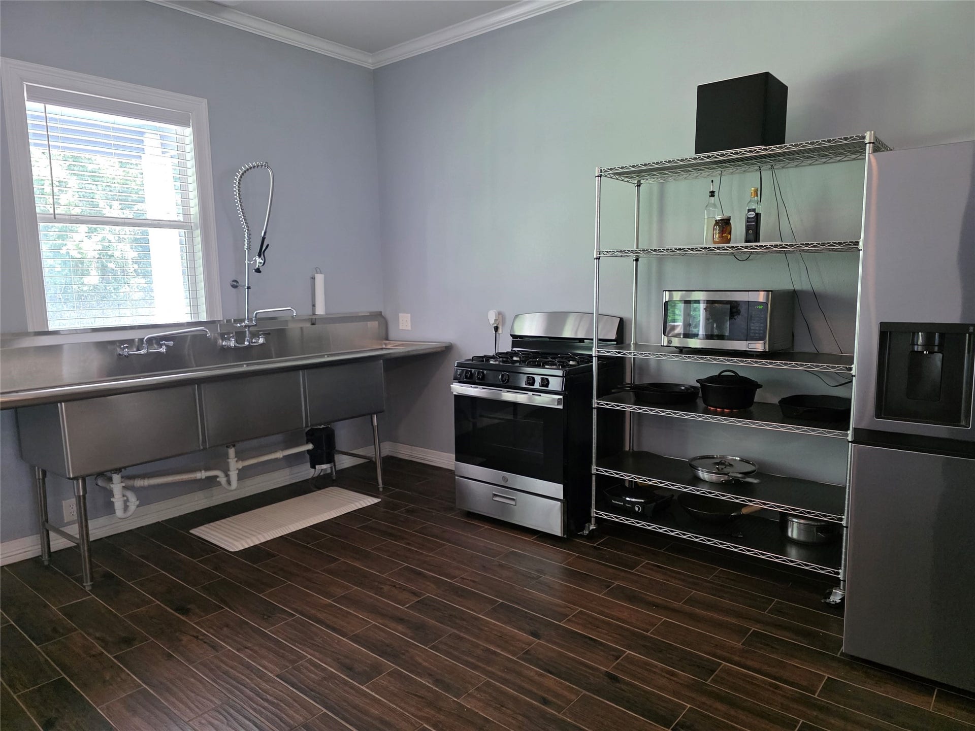 3632 W Meadow Lane, Dickinson, TX 77539 Kitchen Area in Pool House/Guest Suite