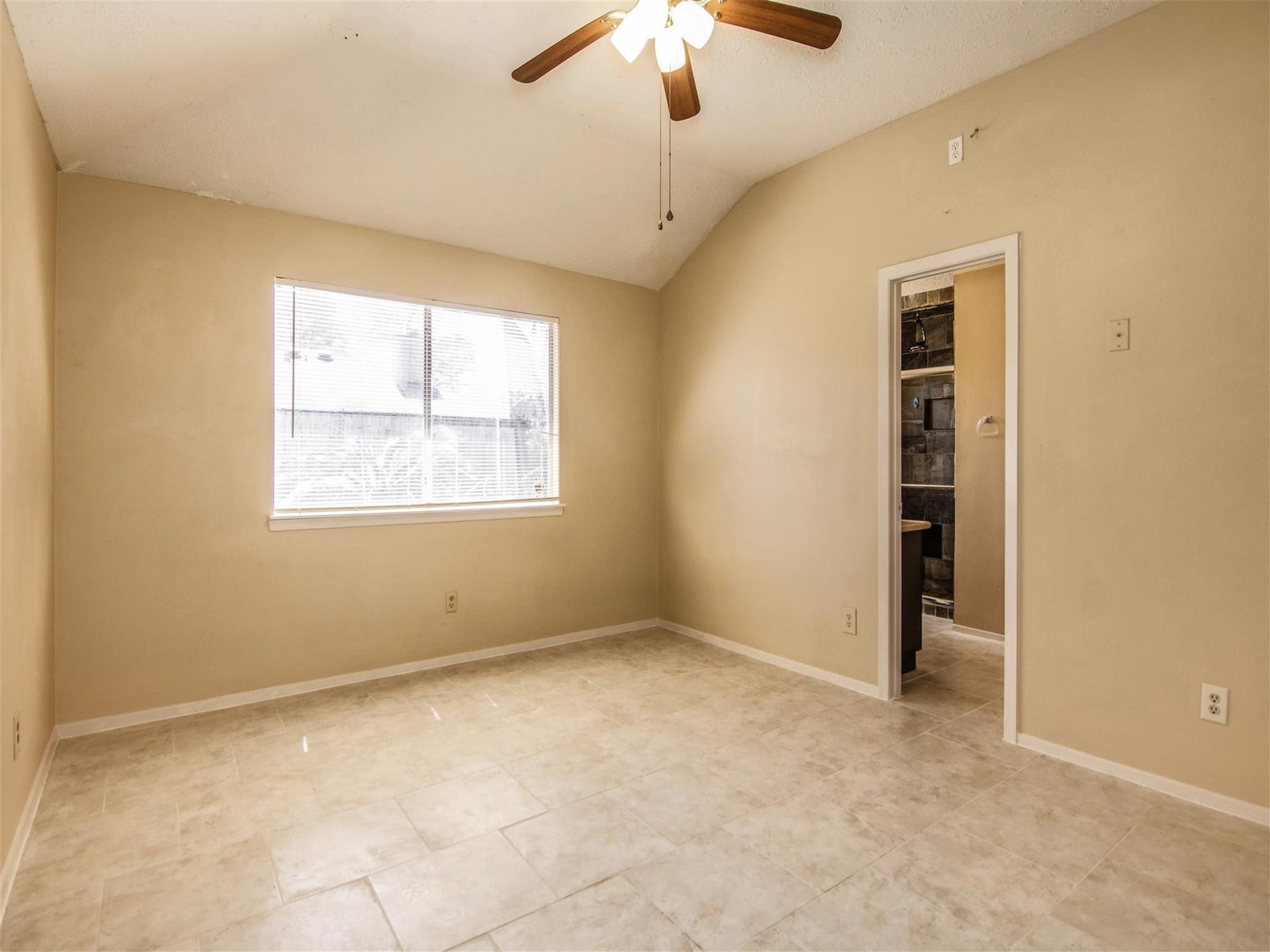 6924 Foxmont Lane, Humble, TX 77338
