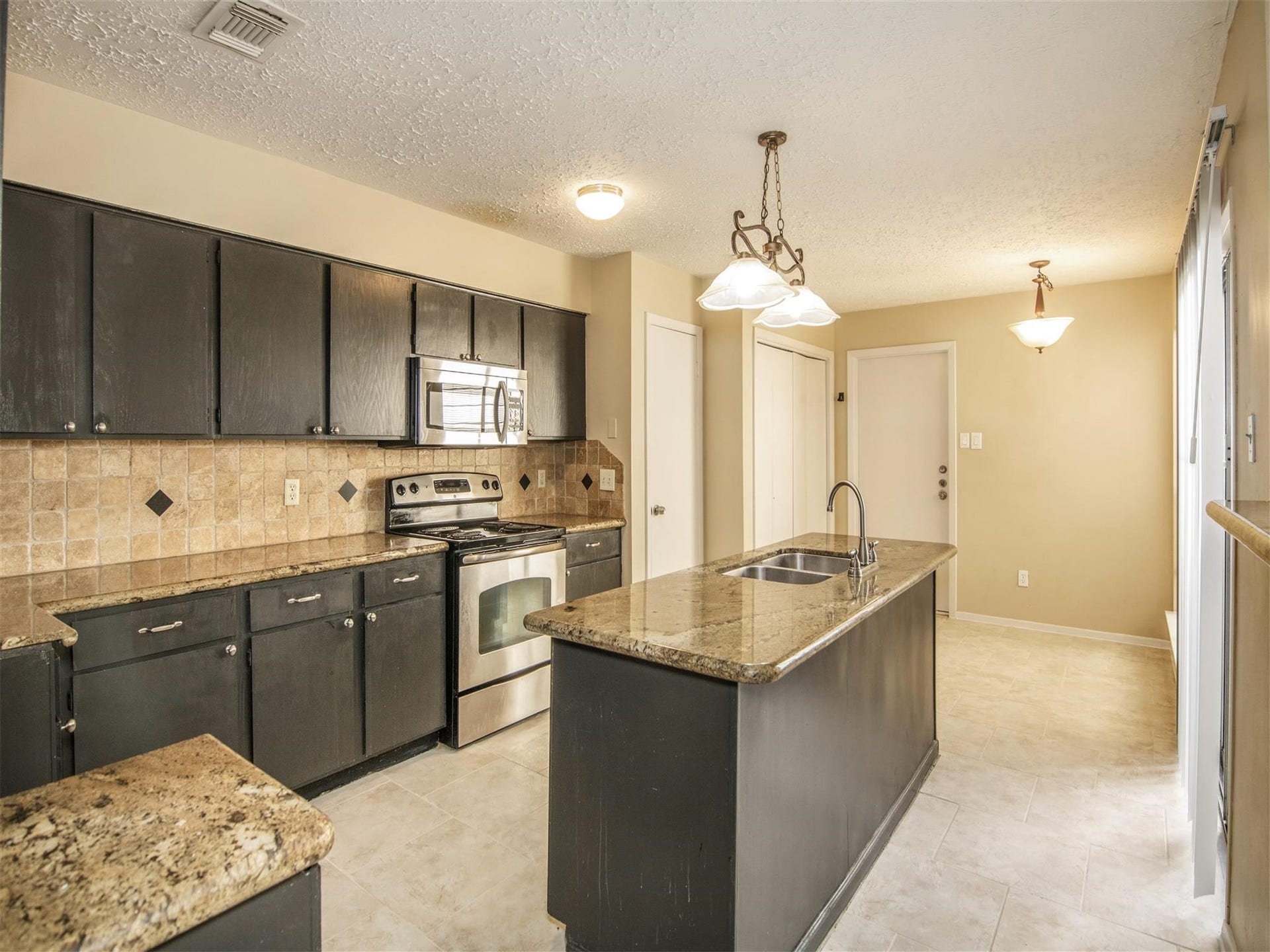 6924 Foxmont Lane, Humble, TX 77338