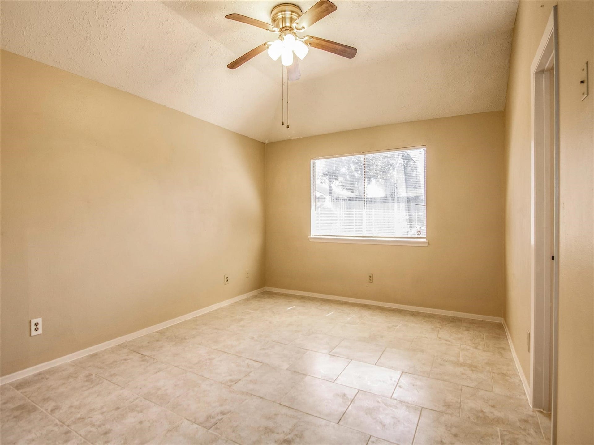 6924 Foxmont Lane, Humble, TX 77338