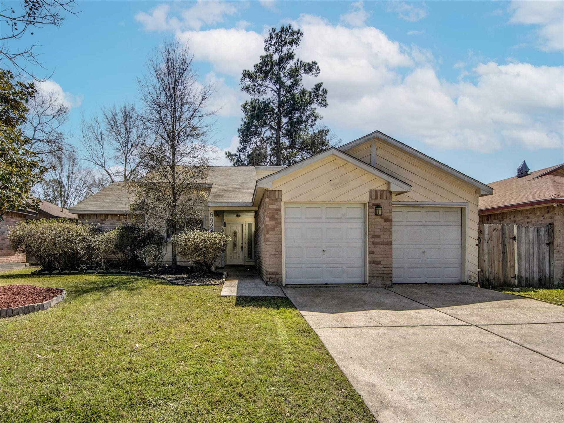 6924 Foxmont Lane, Humble, TX 77338