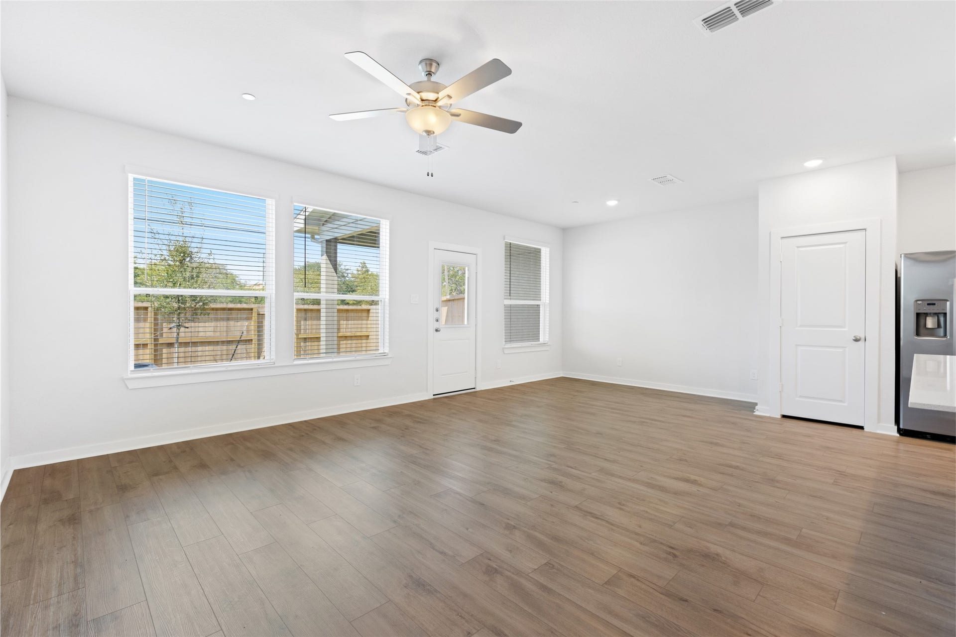 2916 Newloch Lane, Pearland, TX 77584 2916 Newloch Lane, Pearland, TX 77584