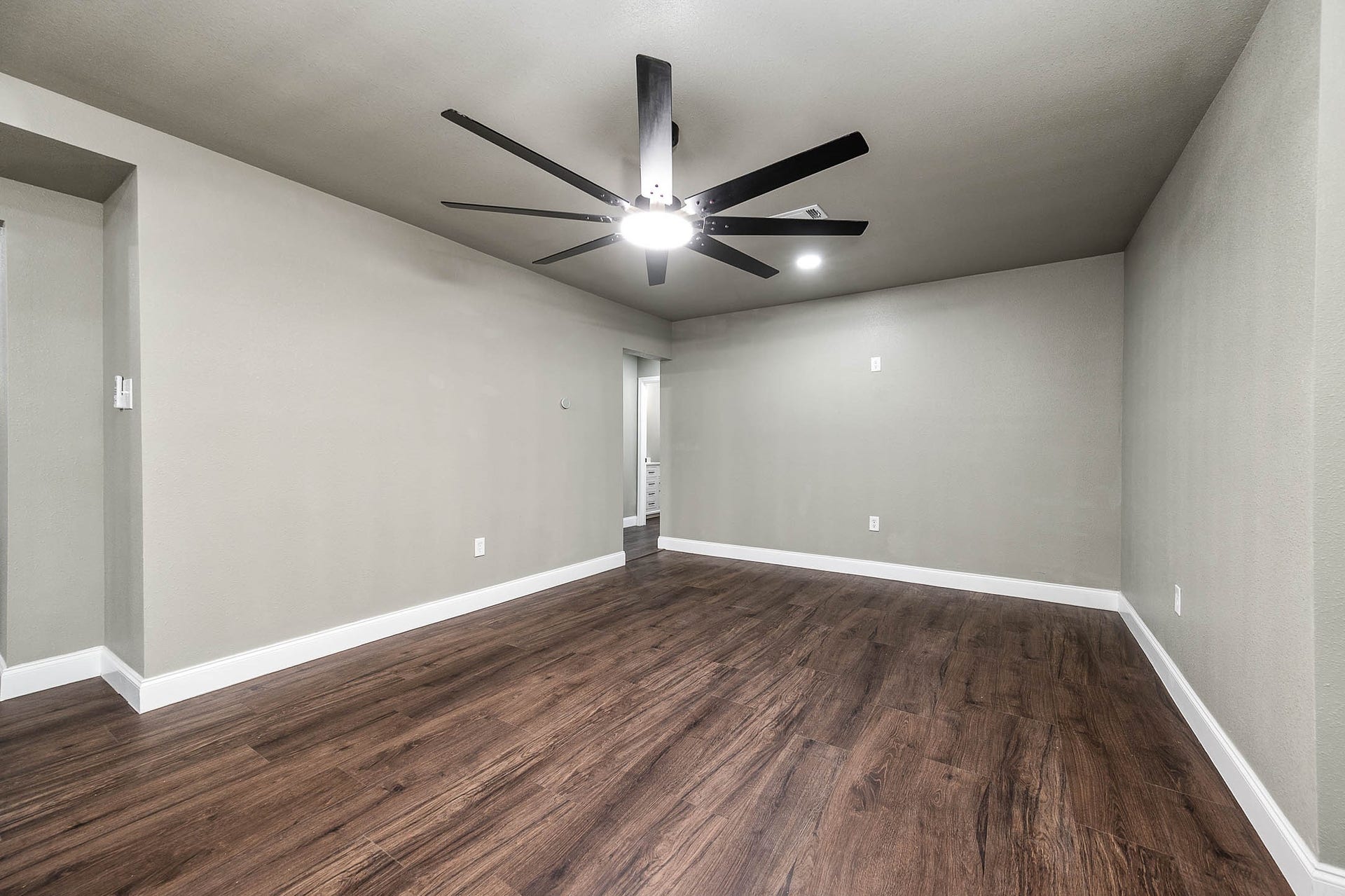 717 Cedar Lawn Drive, Alvin, TX 77511 STAGED - Livingroom