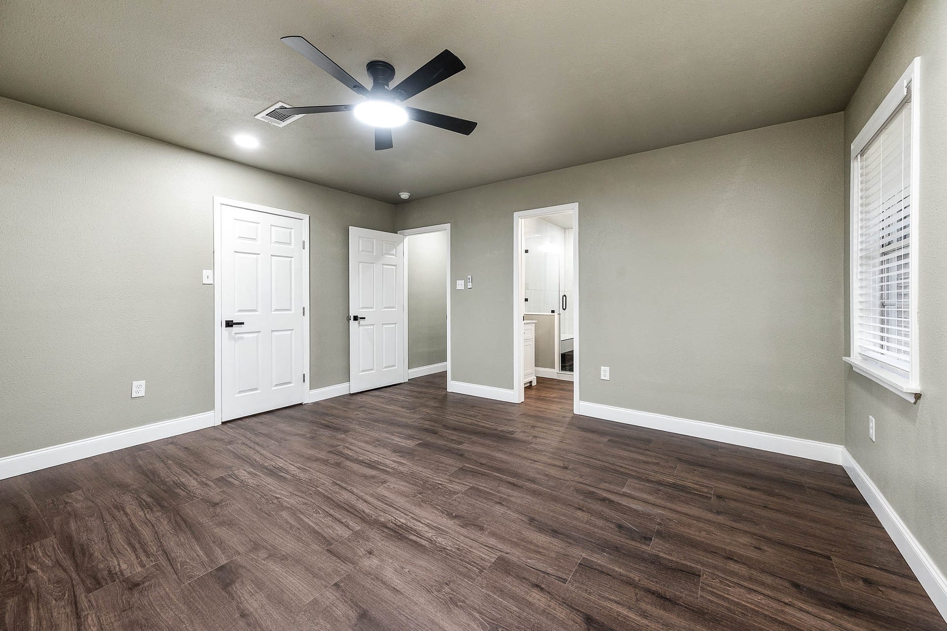 717 Cedar Lawn Drive, Alvin, TX 77511 Primary Bedroom