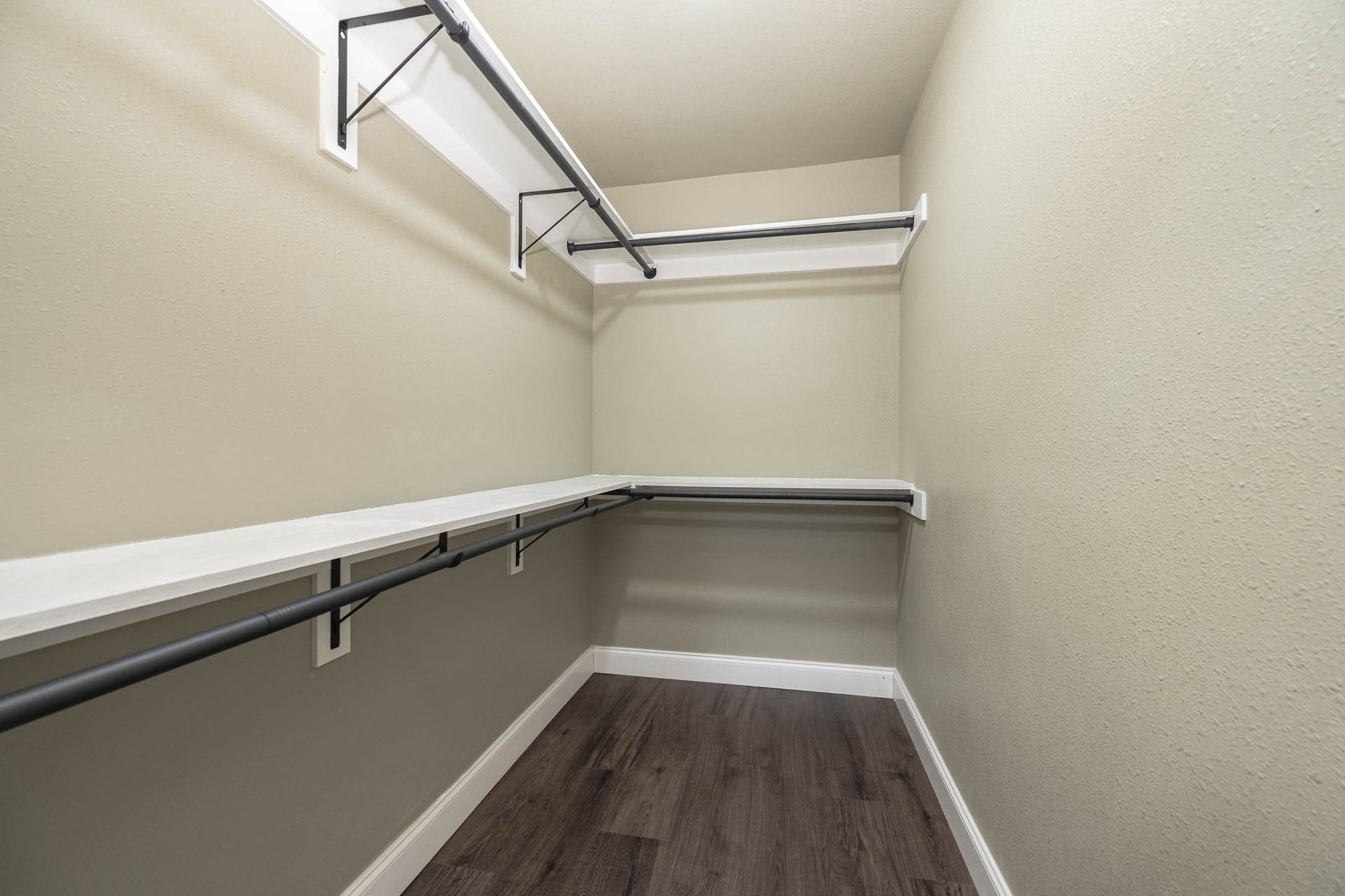 717 Cedar Lawn Drive, Alvin, TX 77511 Primary Closet