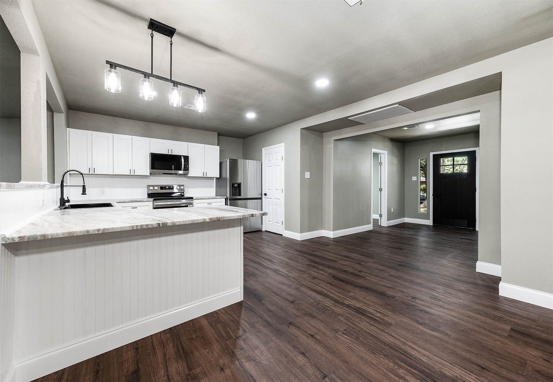 717 Cedar Lawn Drive, Alvin, TX 77511 Kitchen Open to Living Area