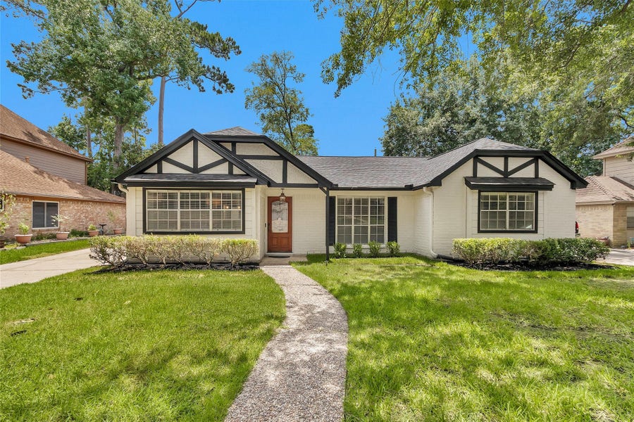 Property photo for 7911 Heathrow Lane, Spring, TX