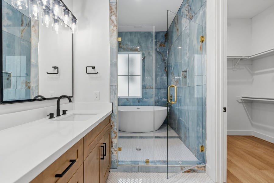 Property photo for 1140 W 16th Street, Houston, TX