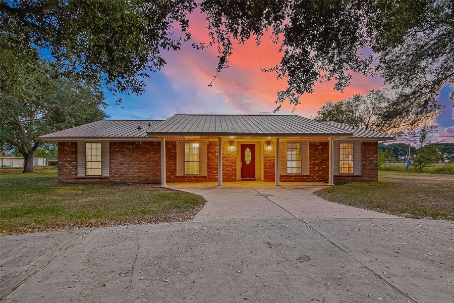 Property photo for 3122 Kueck Road, Rosenberg, TX