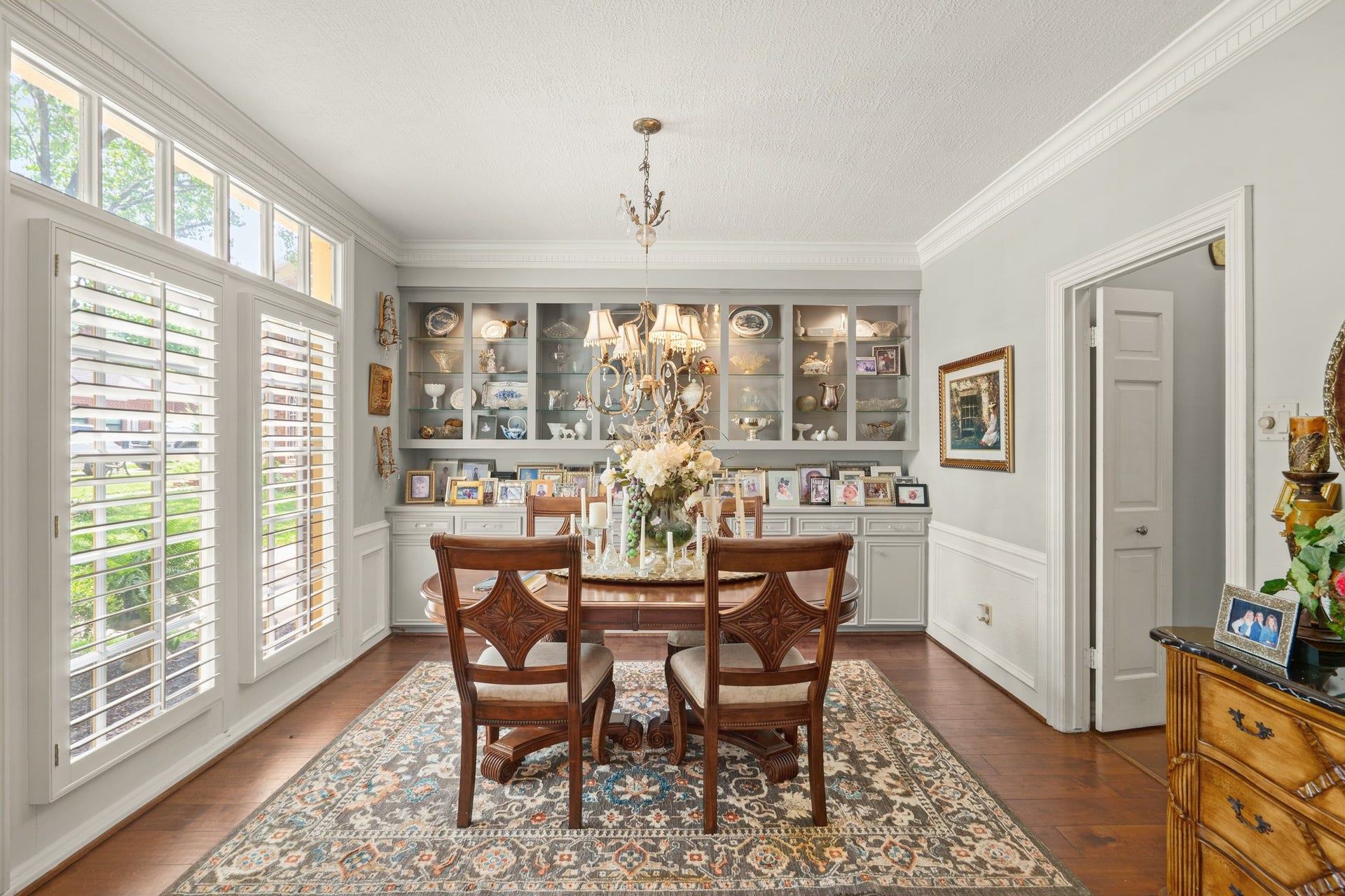 Formal dining room with beautiful built-ins, hard wood floors
