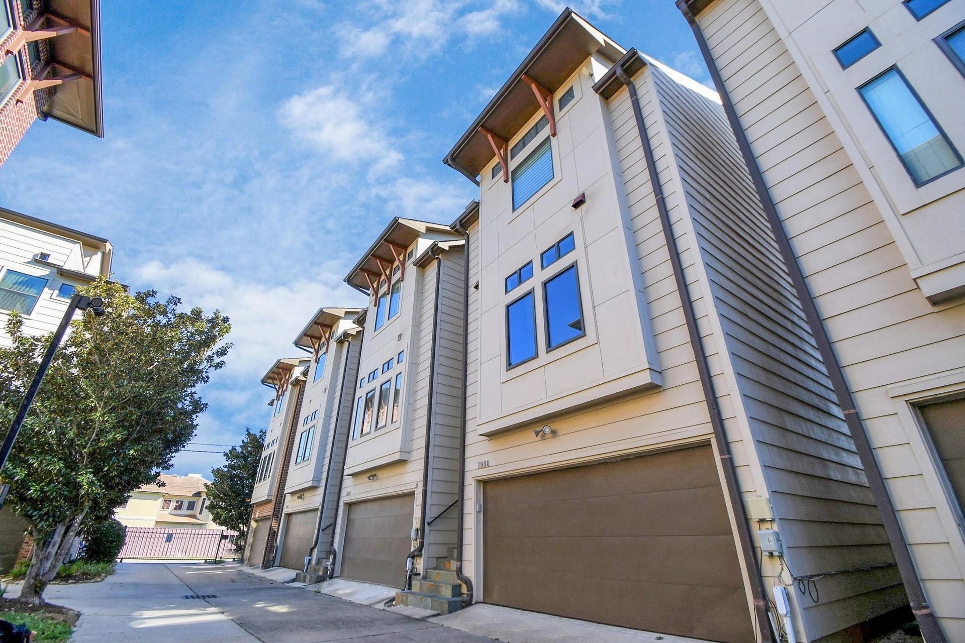 1908 Winter Street, Houston, TX 77007 1908 Winter Street, Houston, TX 77007