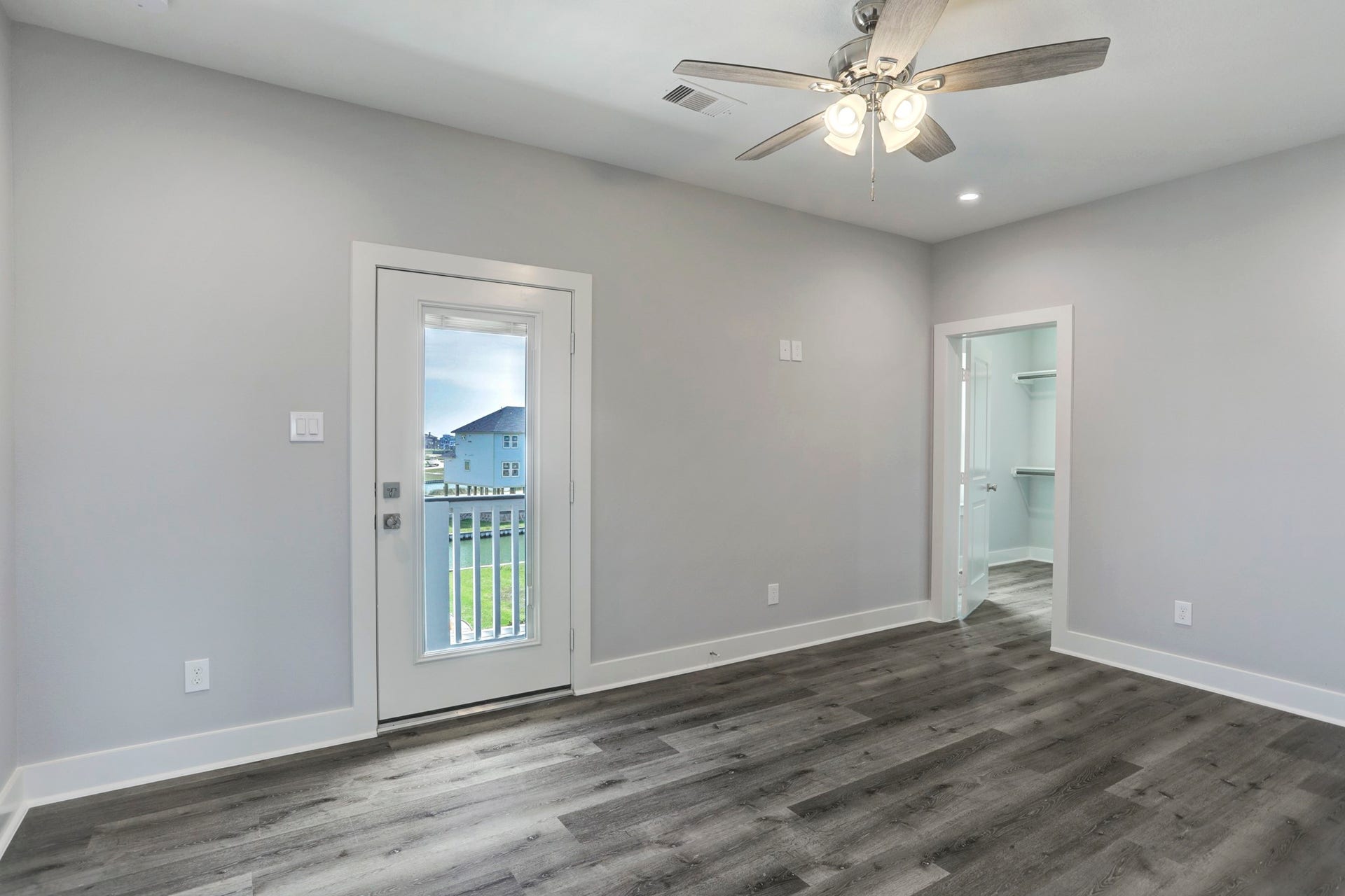 20 Largo, Hitchcock, TX 77563 20 Largo, Hitchcock, TX 77563