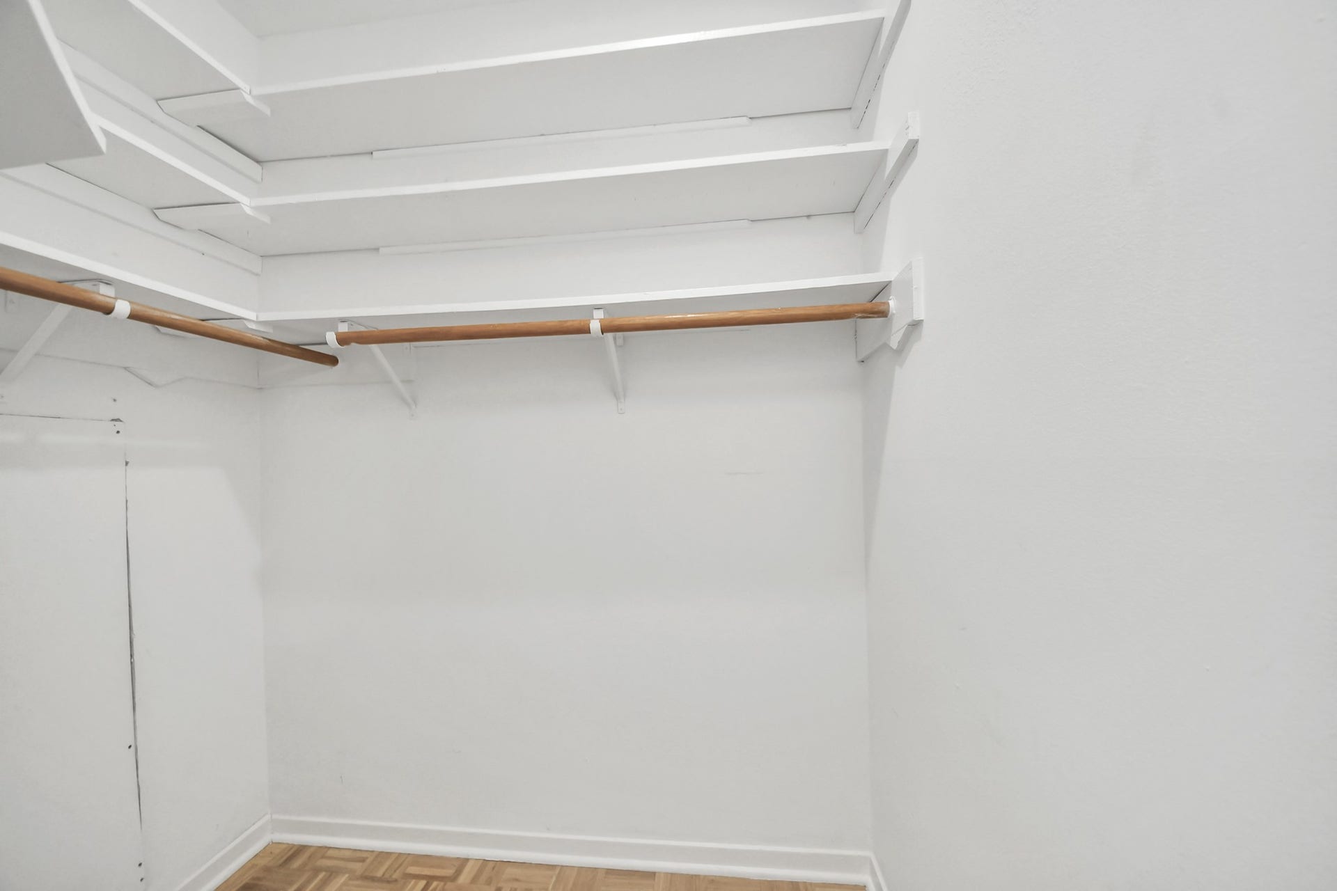 909 Fugate Street, Houston, TX 77009 Discover ample storage and organization possibilities in this expansive walk-in closet, a dream space for any wardrobe enthusiast.