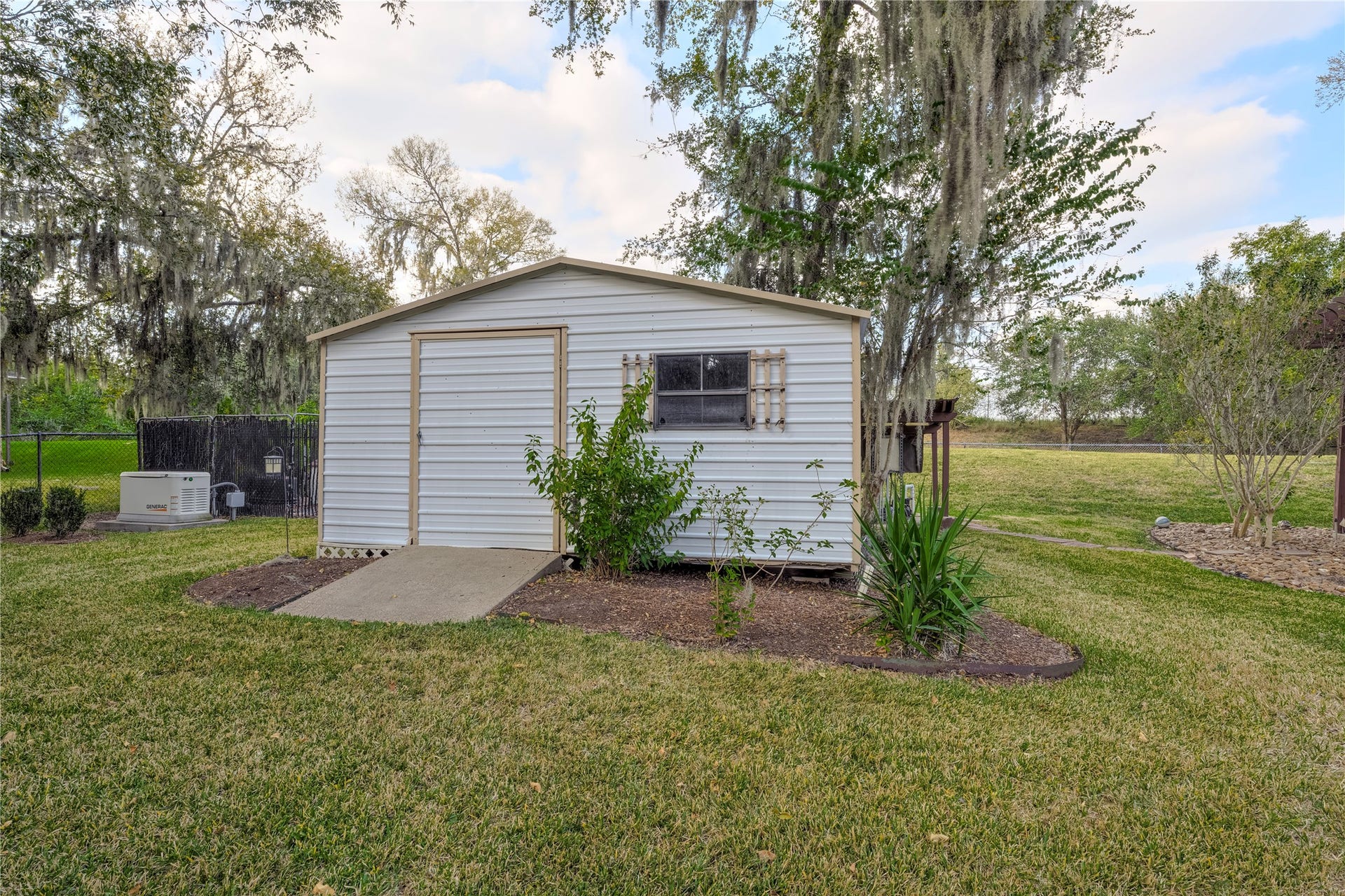 15900 Oleta Lane, Sugar Land, TX 77498 Shed