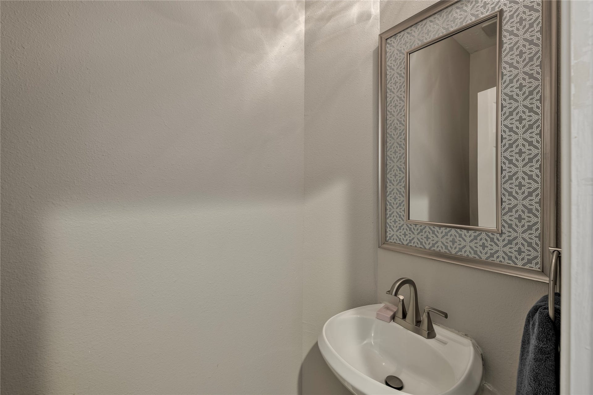 15900 Oleta Lane, Sugar Land, TX 77498 15900 Oleta Lane, Sugar Land, TX 77498