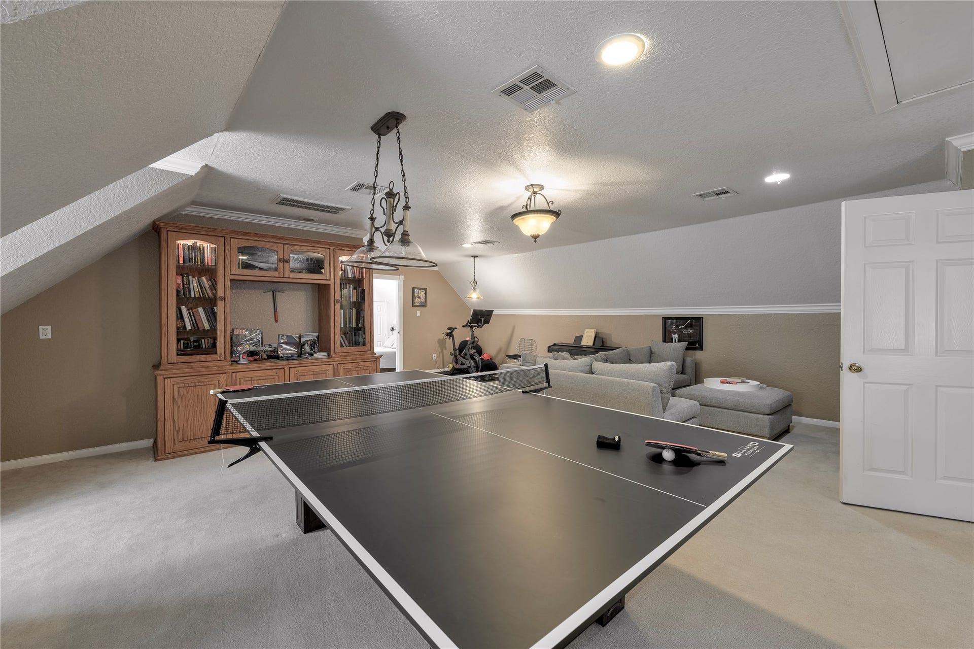 15900 Oleta Lane, Sugar Land, TX 77498 Game room/2nd floor
