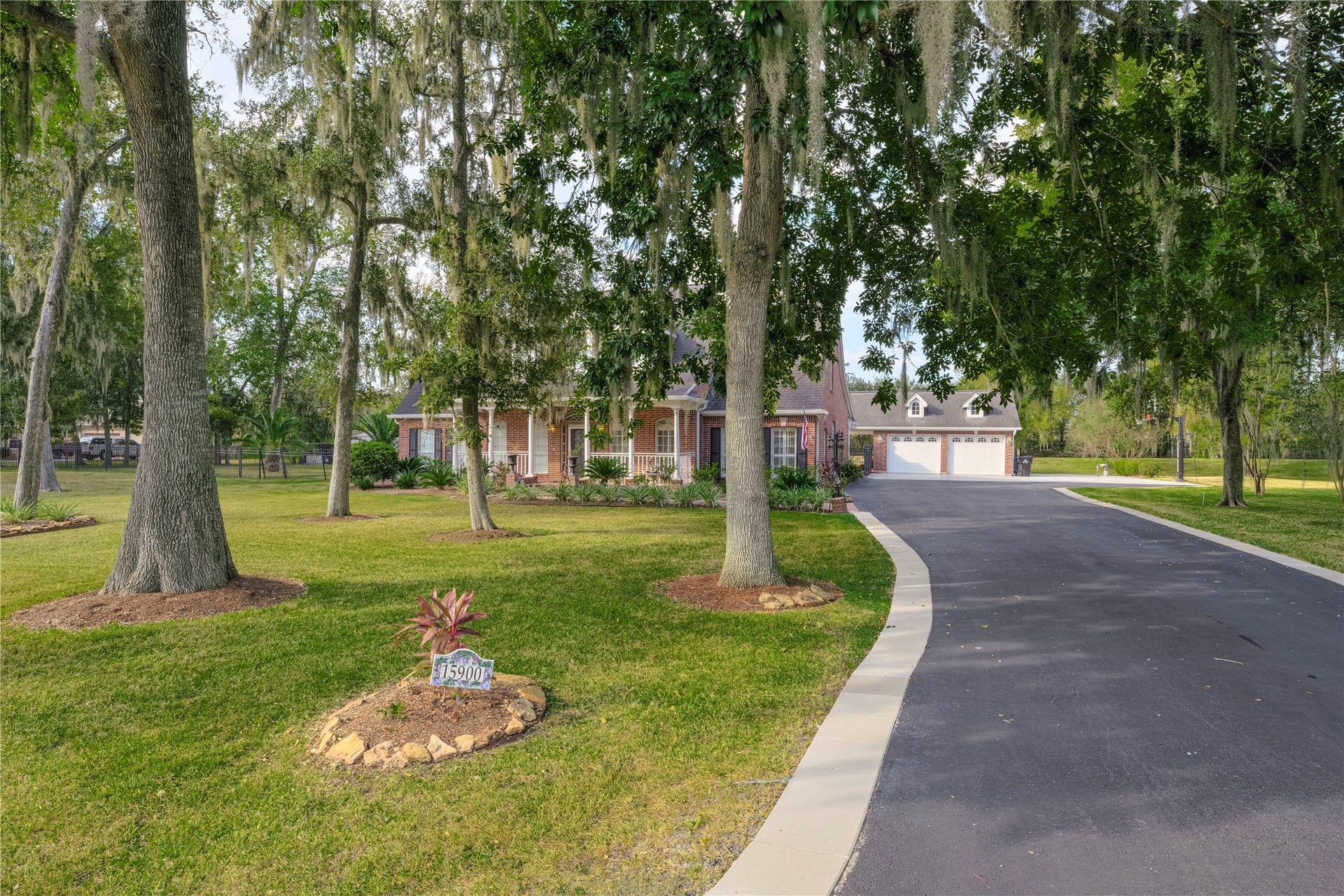 15900 Oleta Lane, Sugar Land, TX 77498 15900 Oleta Lane, Sugar Land, TX 77498
