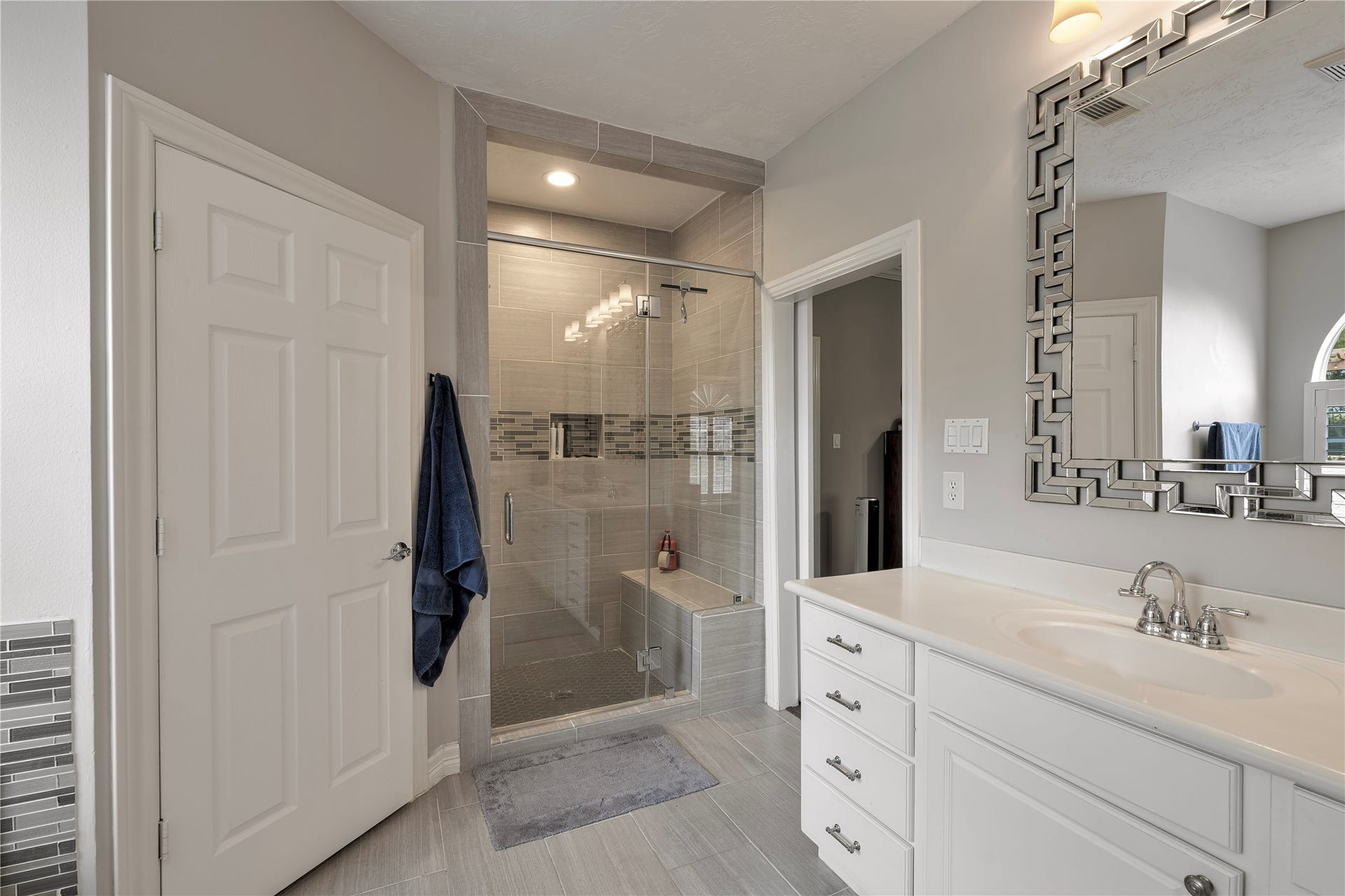 15900 Oleta Lane, Sugar Land, TX 77498 Primary Shower