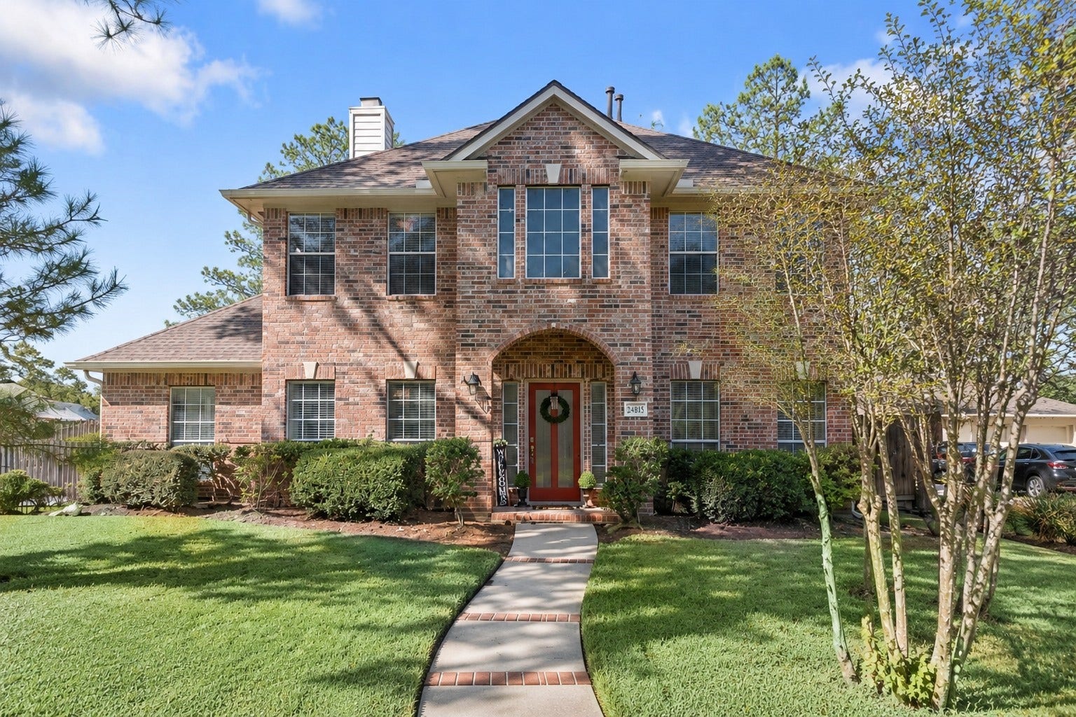 24815 Giltspur Way, Spring, TX 77389 TIMELESS CHARM, BEAUTIFUL FIRST IMPRESSIONS! Classic brick architecture, a graceful arched entry, distinctive windows, and a gently curved walkway create an inviting approach to this Northampton beauty. Now, let's step inside and see what makes this home so special!