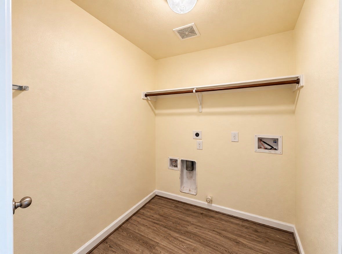 3722 Elderberry Drive, Dickinson, TX 77539 Dedicated indoor laundry room with washer & dryer connections plus overhead storage.