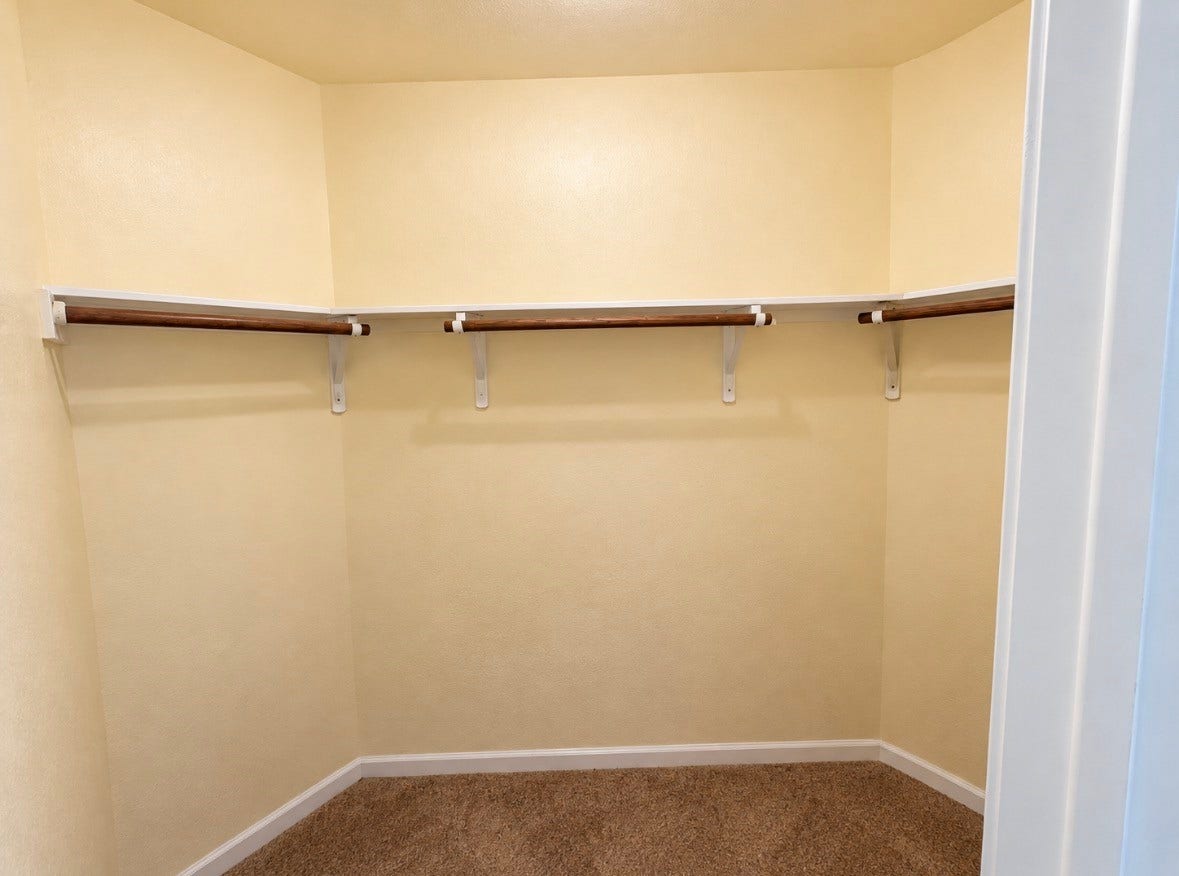 3722 Elderberry Drive, Dickinson, TX 77539 More room for everything! Additional walk-in closet with built-in shelving & hanging space.