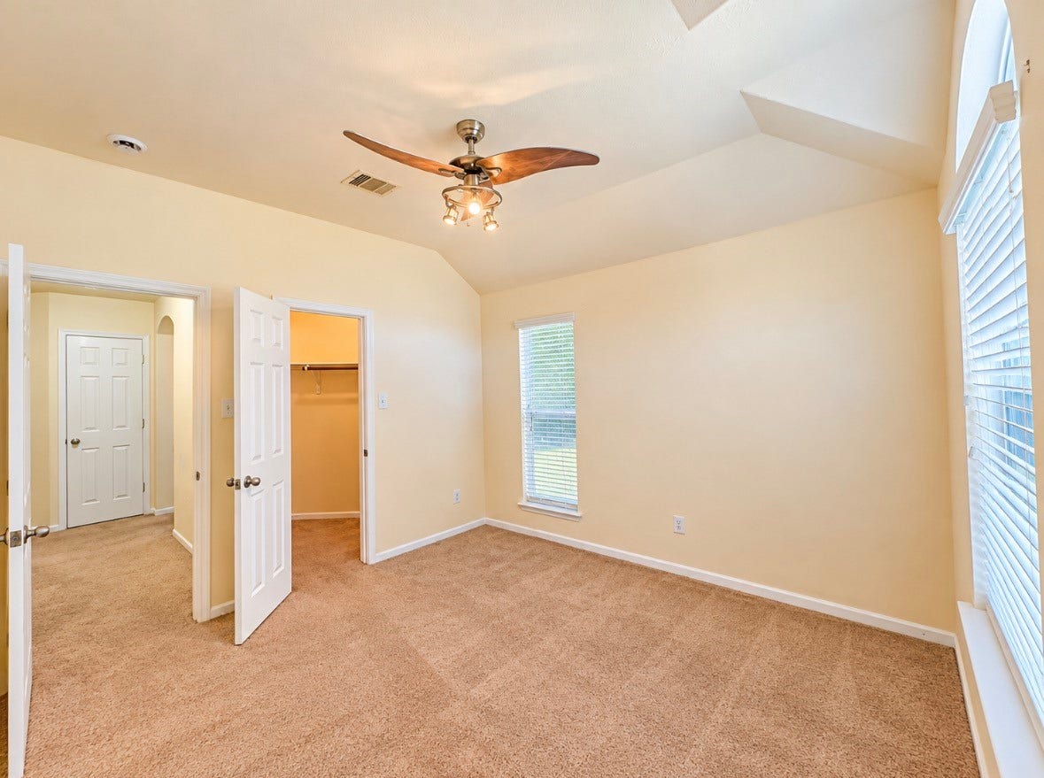 3722 Elderberry Drive, Dickinson, TX 77539 Comfortable secondary bedroom with plenty of flexibility to make it your own.