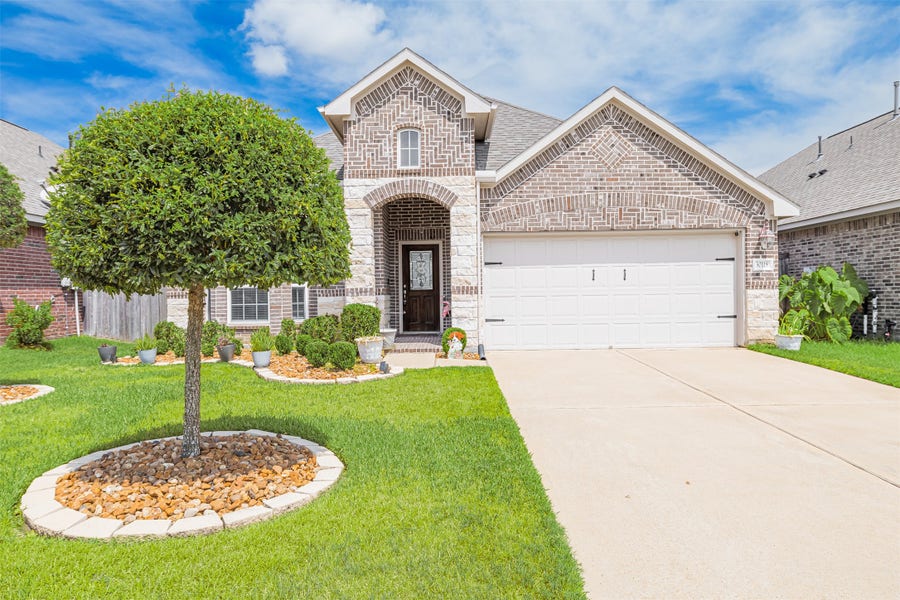 Property photo for 30118 Cascading Brook Way, Brookshire, TX