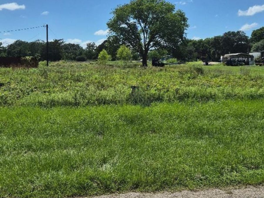 Property photo for Lot 6 BLK 417 Cemetery Road, Hempstead, TX