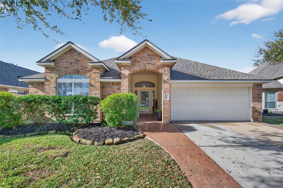 Property photo for 6097 Well Brook Lane, League City, TX