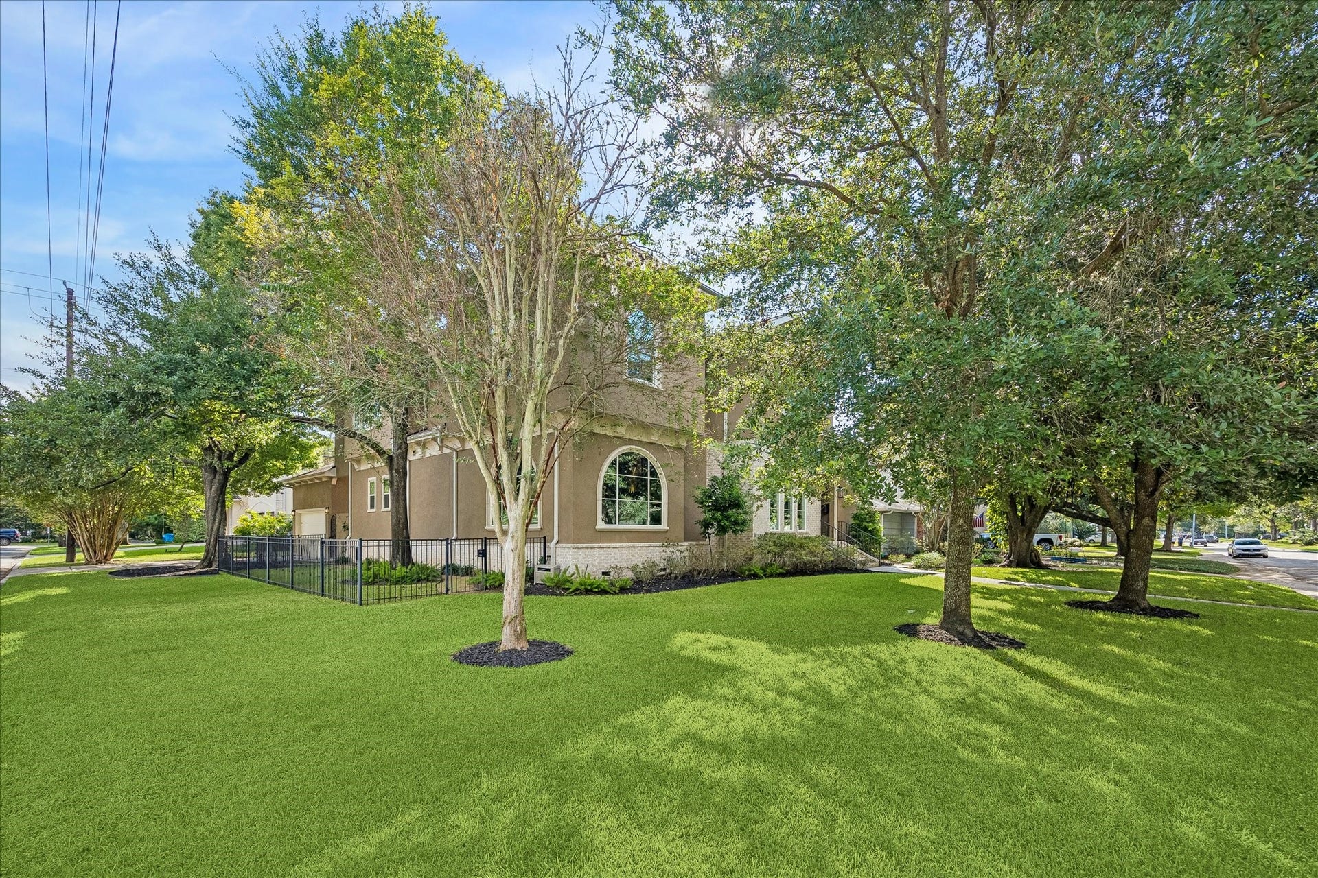 4901 Holt Street, Bellaire, TX 77401 4901 Holt Street, Bellaire, TX 77401
