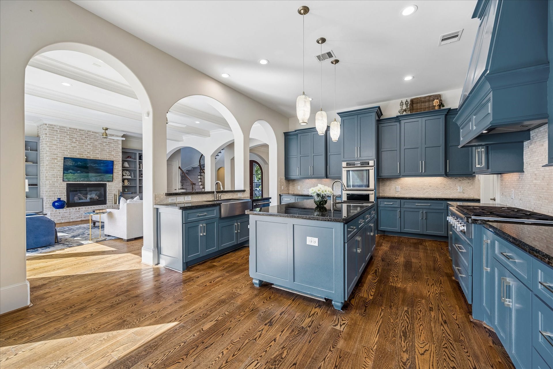 4901 Holt Street, Bellaire, TX 77401 4901 Holt Street, Bellaire, TX 77401