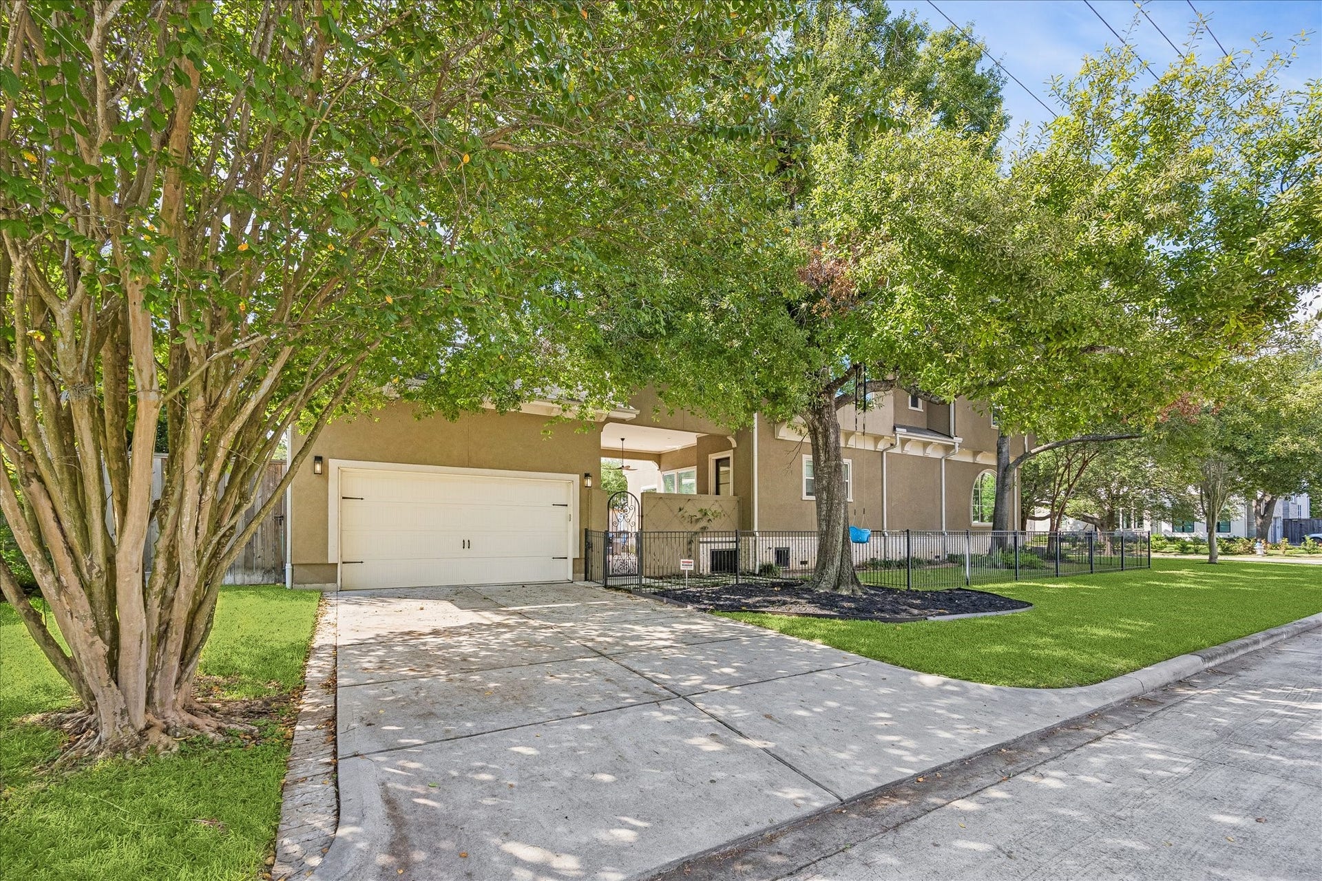 4901 Holt Street, Bellaire, TX 77401 4901 Holt Street, Bellaire, TX 77401