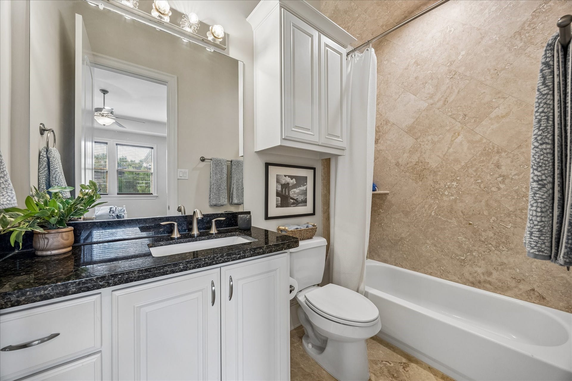 4901 Holt Street, Bellaire, TX 77401 4901 Holt Street, Bellaire, TX 77401